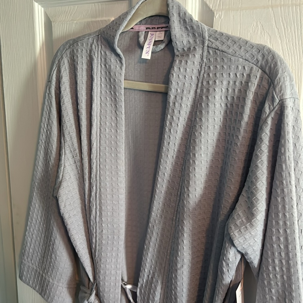 Joyspun Soft Silver Waffle Knit Kimono Tie Close Robe - Picture 6 of 16
